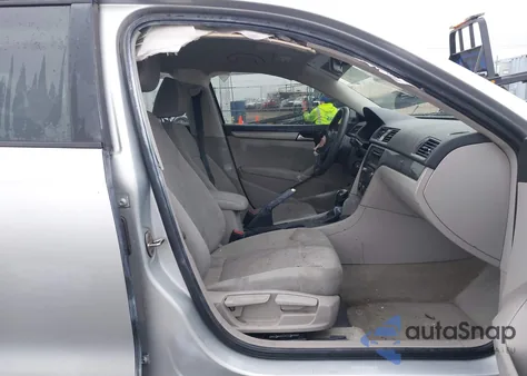 2015 Volkswagen Passat 1.8T S из США, поврежденный, VIN 1VWAT7A3XFC096978